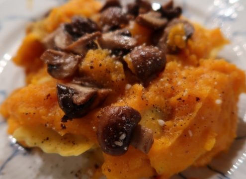 Fyldt pasta med cremet butternut quash-sauce
