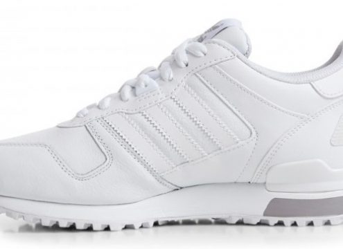 Hvide sneakers – og Adidas – er in
