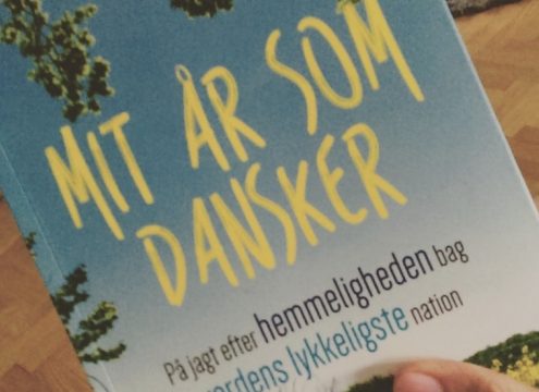 “Mit år som dansker” af Helen Russell