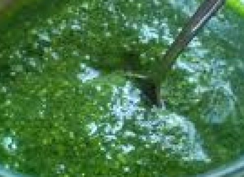 Pimp hverdagskøkkenet med din egen persillepesto