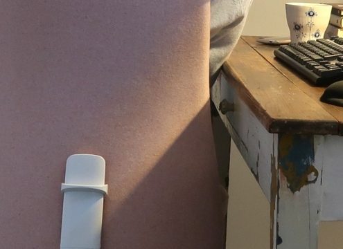 Se min hjemmearbejdsplads – og min nye stol!