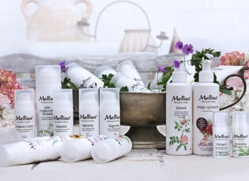 Vind en KÆMPE præmie (34 produkter). Til minde om Margit Mellisa – en frontkæmper inden for økologisk hudpleje