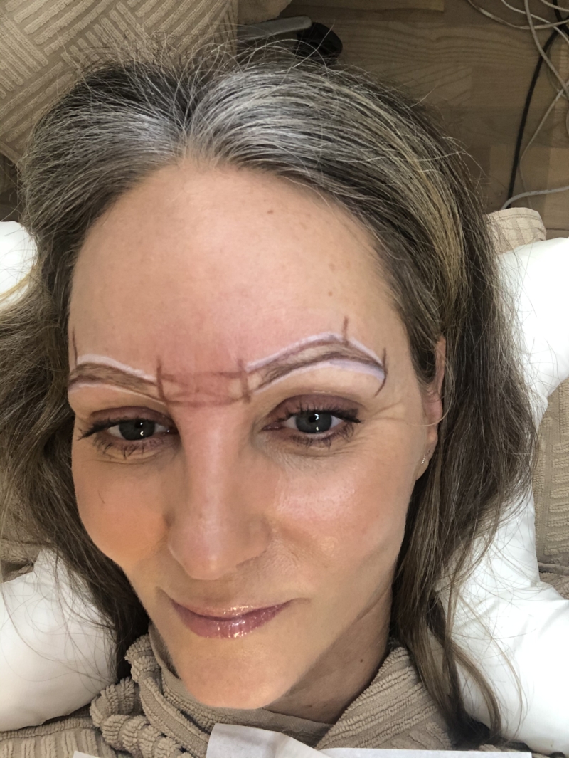 Optegning til permanent øjenbryn makeup