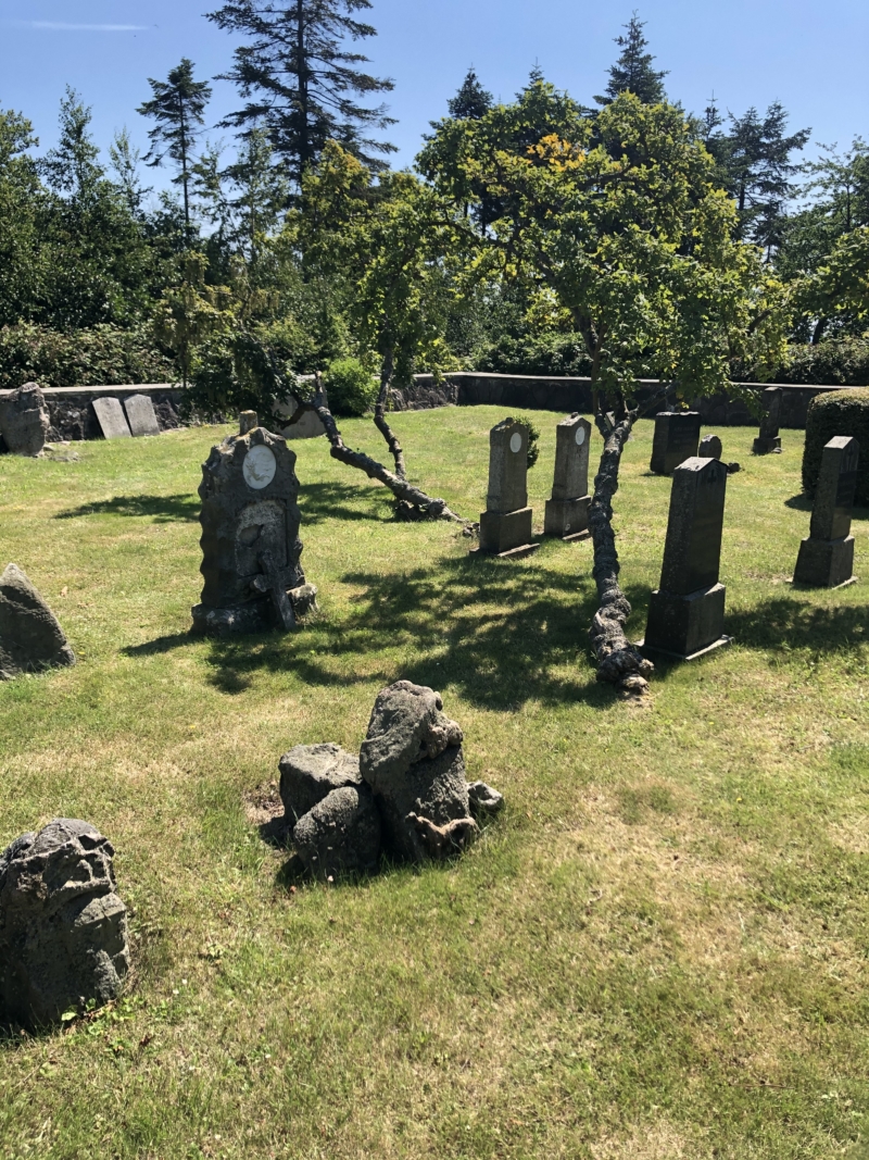 Den lille kirkegård på Vejrø er fredet