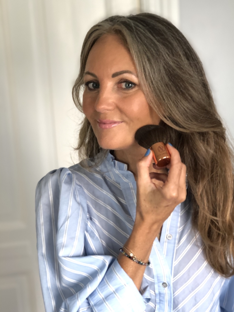 Mineralpudder med selvbruner. Verdens første er fra Vita Liberata og jeg er vild med den.