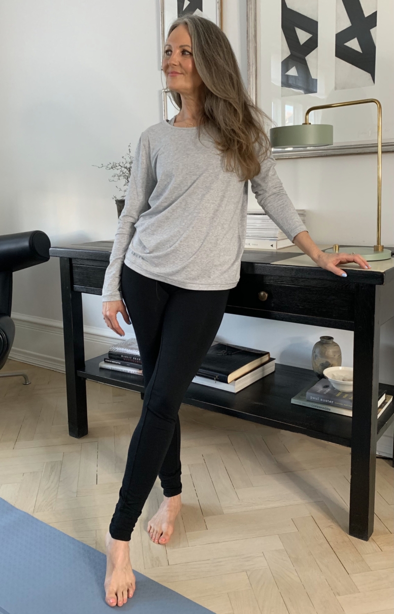 Bambustøj er perfekt til både hygge og til hjemmetræning og fx yoga.
